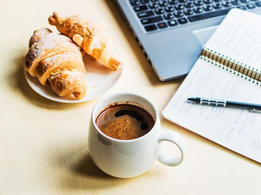 Minum Kopi Pagi Hari, Bikin Fokus Tapi Tak Makin Kreatif